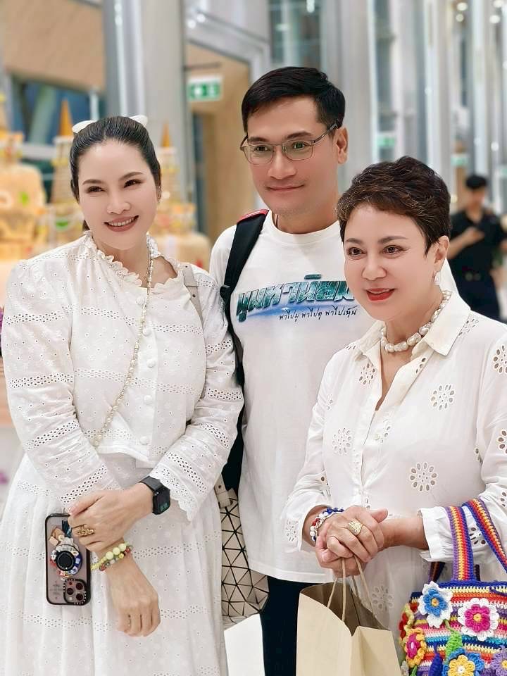 อร - อรอนงค์ ปัญญาวงศ์