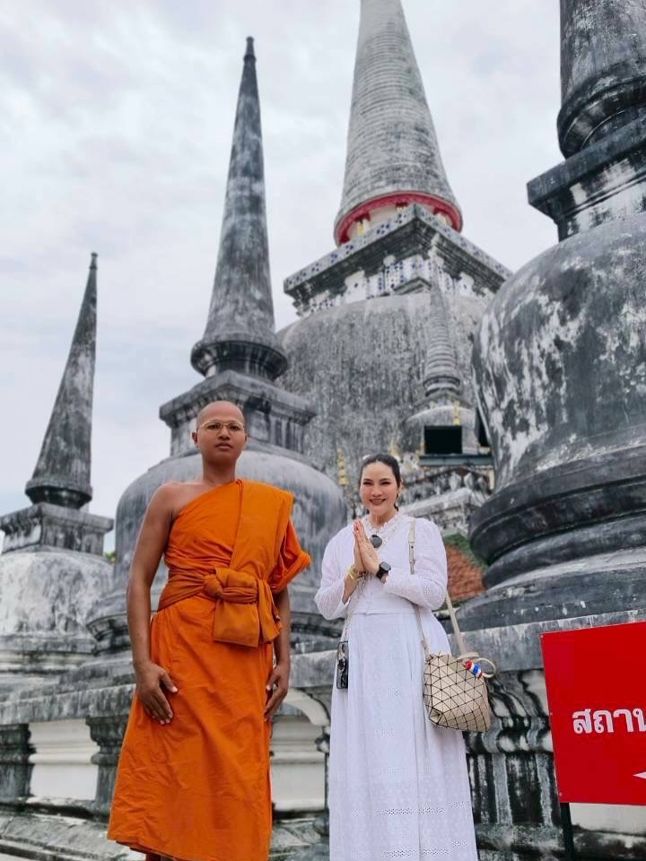 อร - อรอนงค์ ปัญญาวงศ์