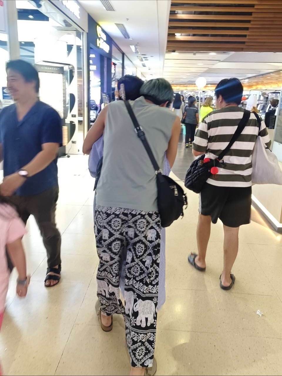 อร - อรอนงค์ ปัญญาวงศ์