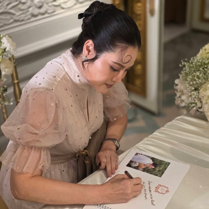 อร - อรอนงค์ ปัญญาวงศ์