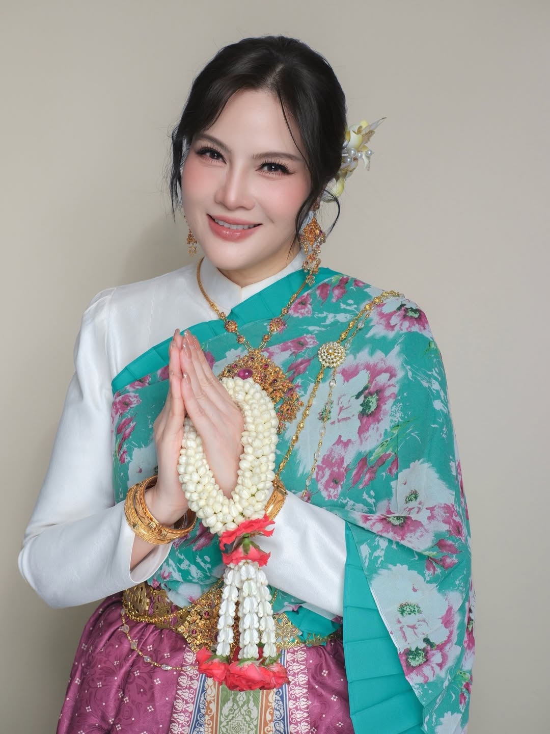 อร - อรอนงค์ ปัญญาวงศ์