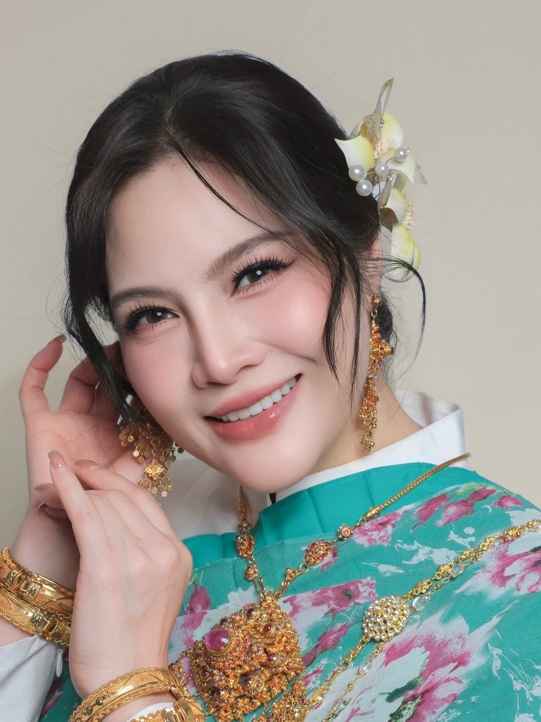 อร - อรอนงค์ ปัญญาวงศ์