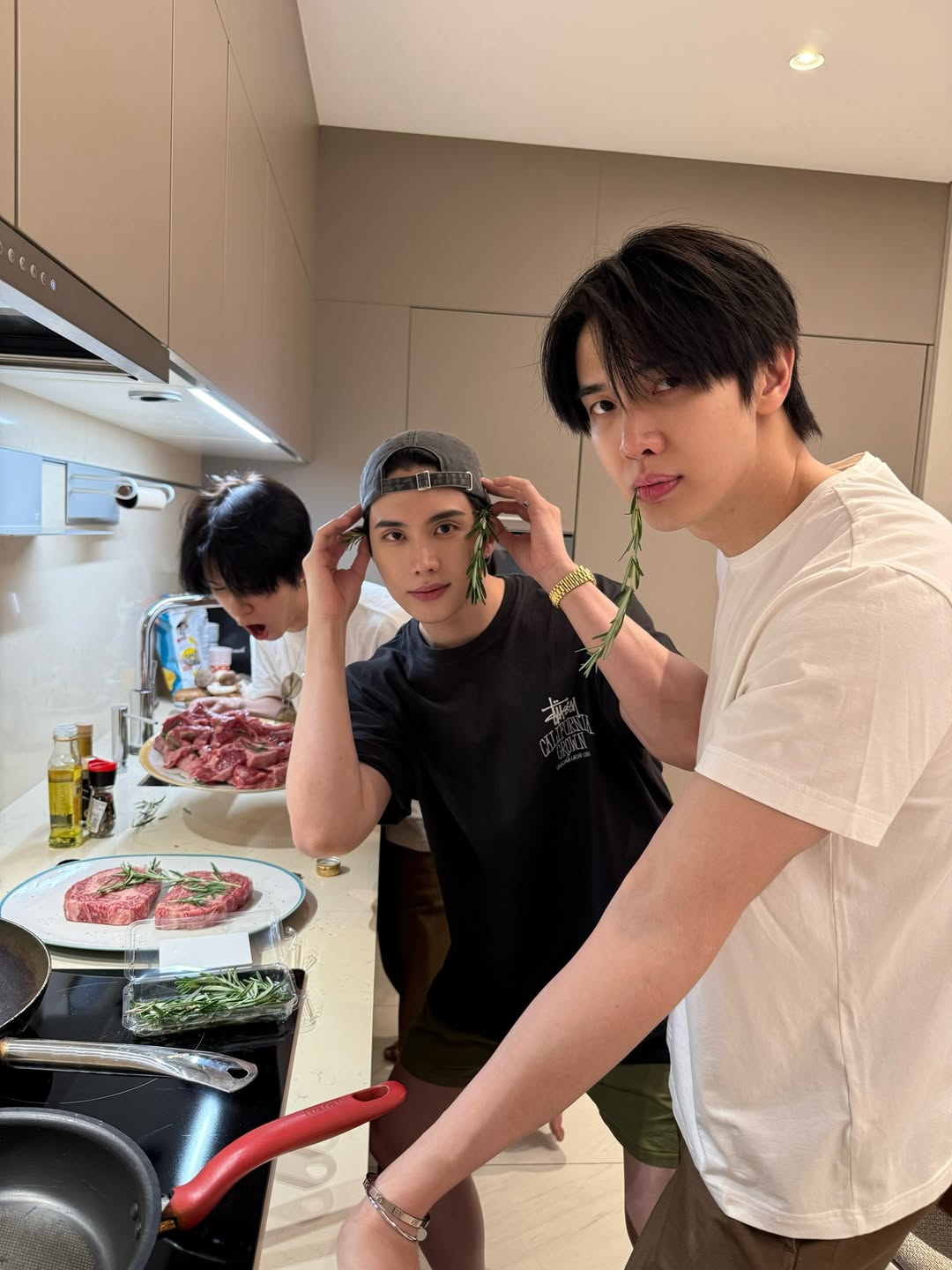 อิน - สาริน รณเกียรติ