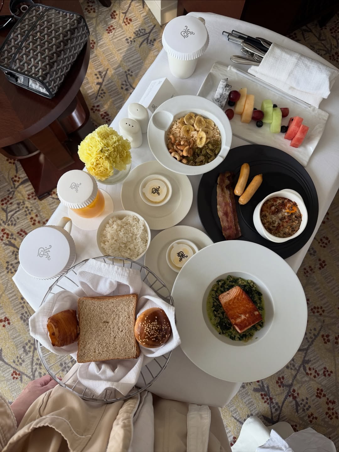 อิน - สาริน รณเกียรติ