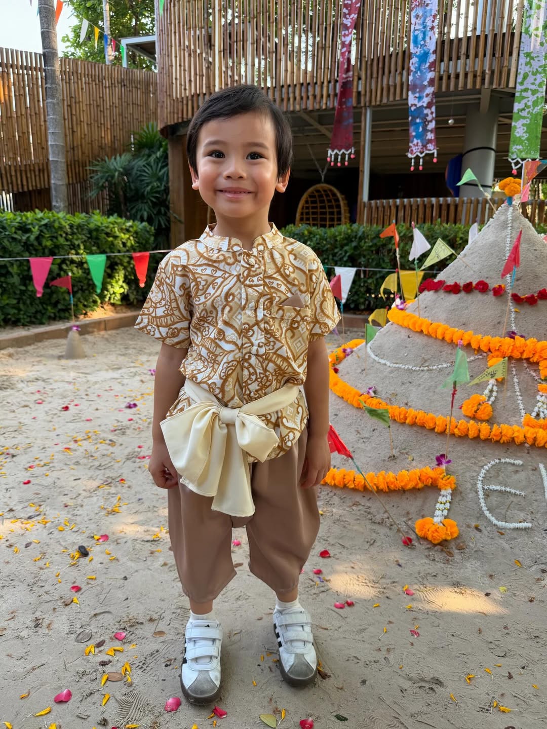 รถเมล์ - คะนึงนิจ จักรสมิทธานนท์