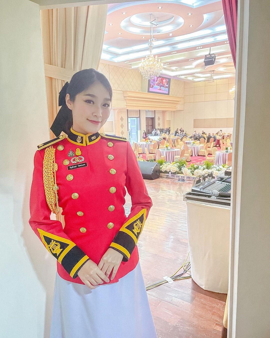 พลอยใส - ธัญลักษณ์ โชคธนเดช