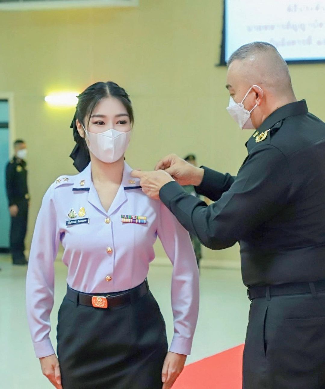 พลอยใส - ธัญลักษณ์ โชคธนเดช