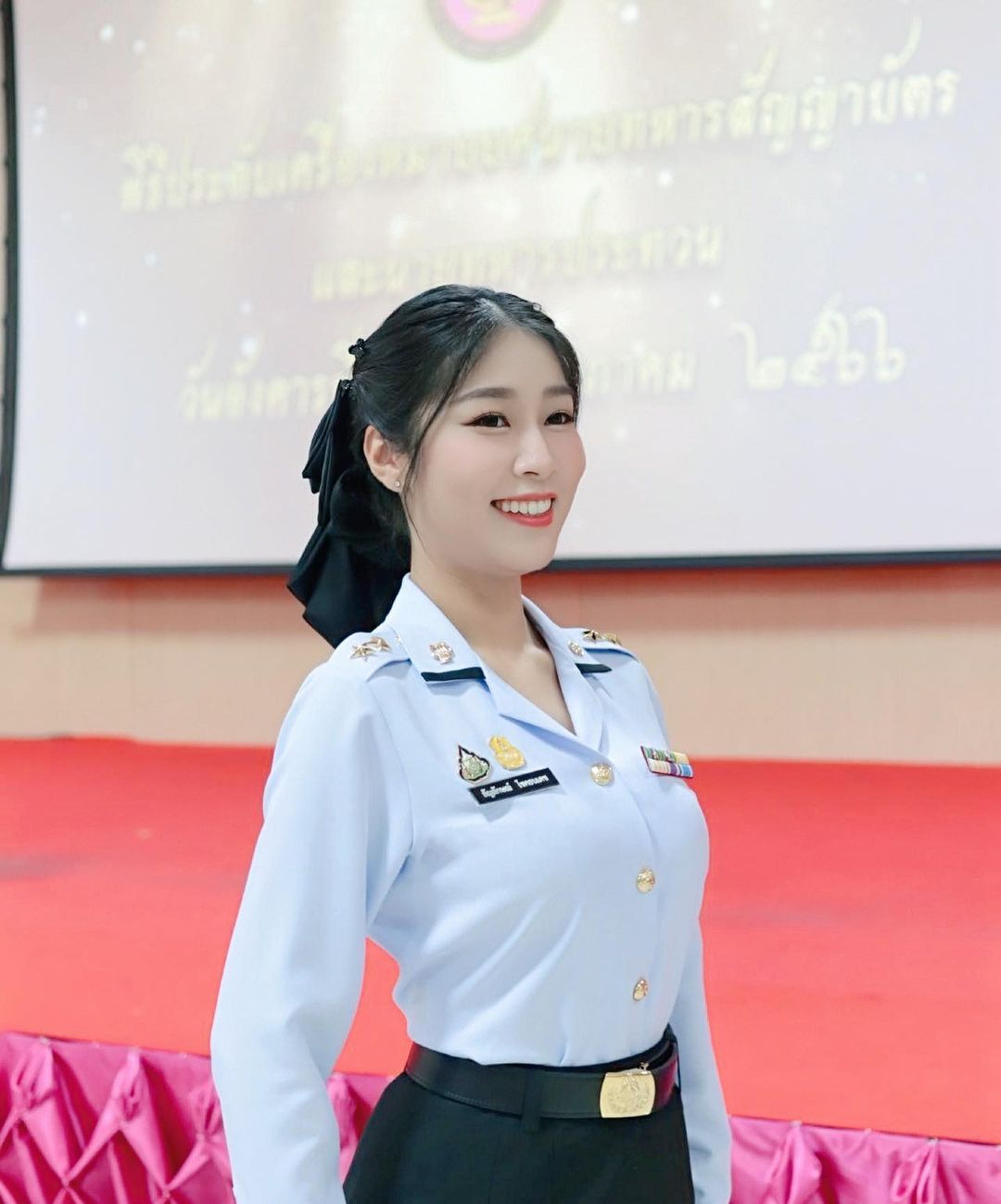 พลอยใส - ธัญลักษณ์ โชคธนเดช