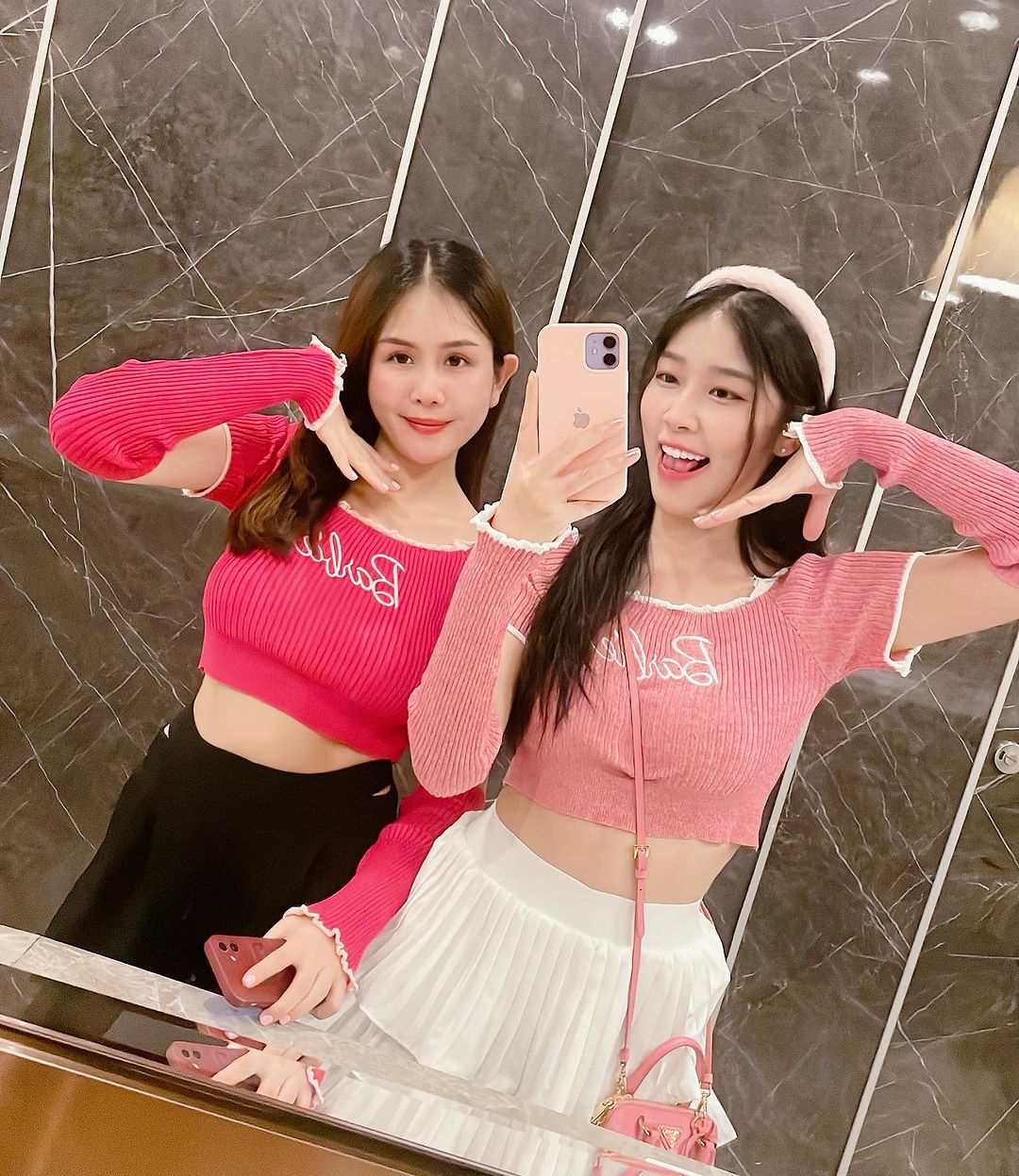 พลอยใส - ธัญลักษณ์ โชคธนเดช