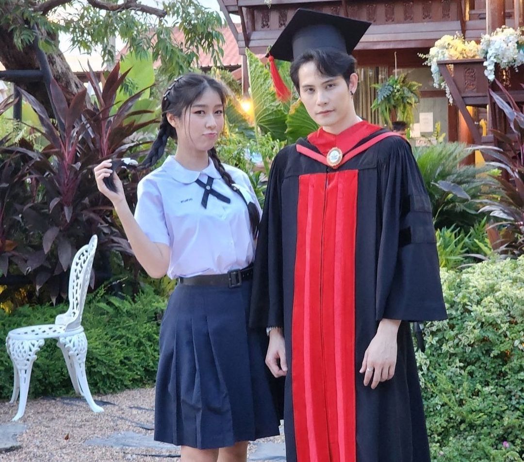 พลอยใส - ธัญลักษณ์ โชคธนเดช