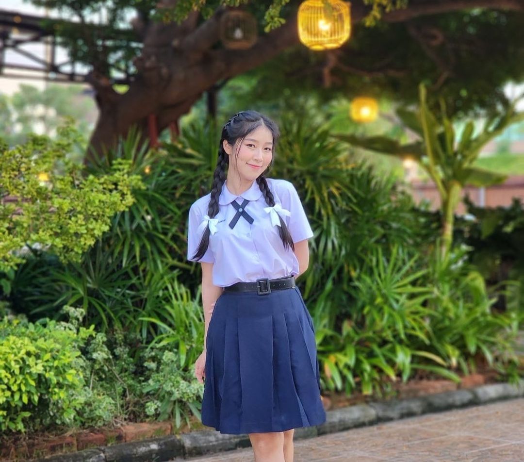 พลอยใส - ธัญลักษณ์ โชคธนเดช