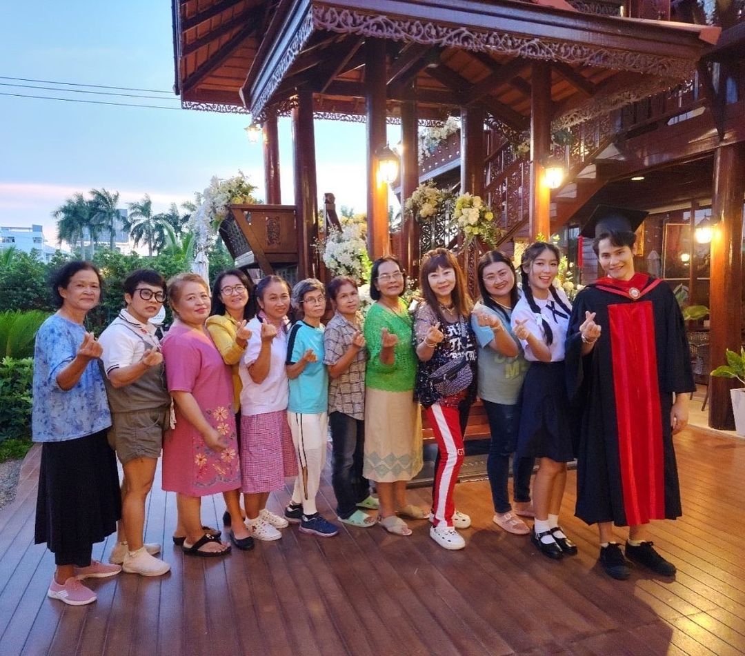 พลอยใส - ธัญลักษณ์ โชคธนเดช