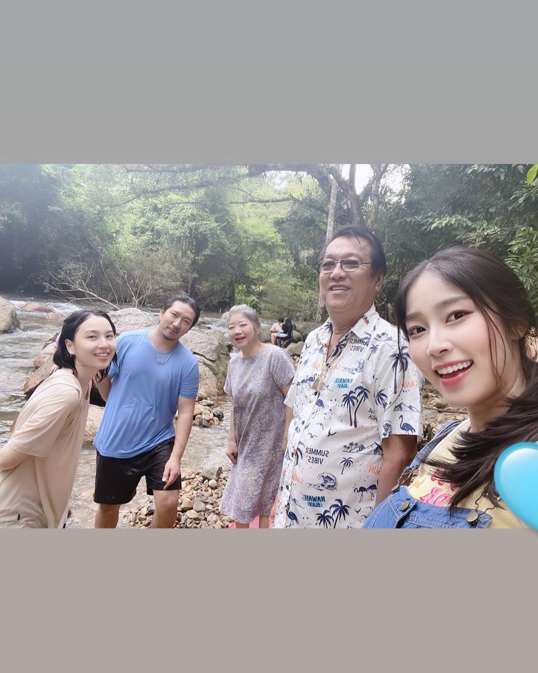 พลอยใส - ธัญลักษณ์ โชคธนเดช