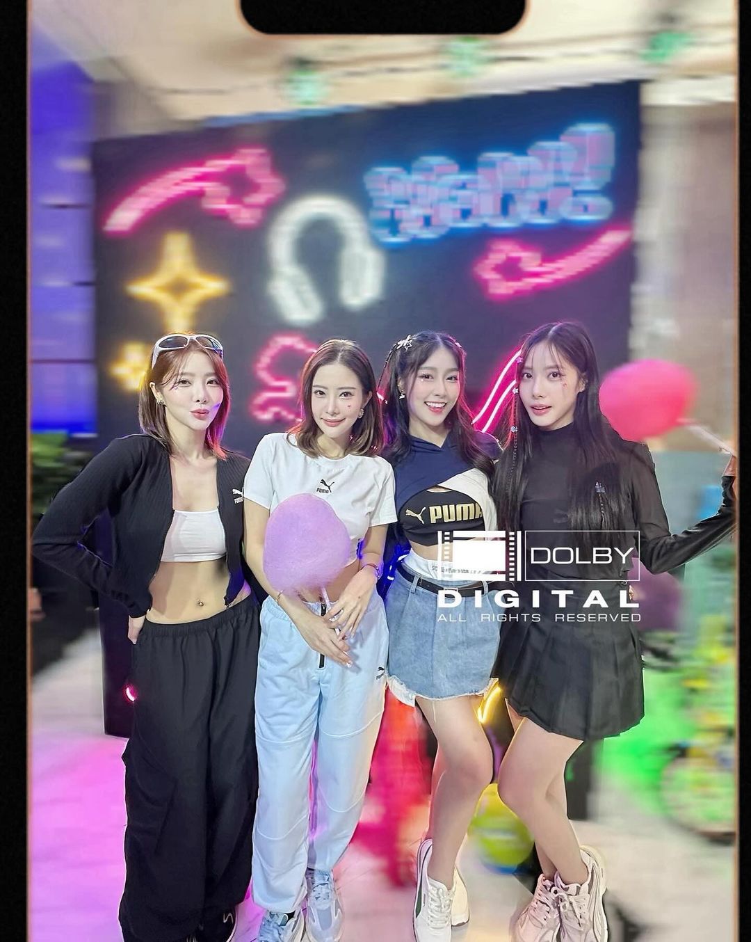 พลอยใส - ธัญลักษณ์ โชคธนเดช