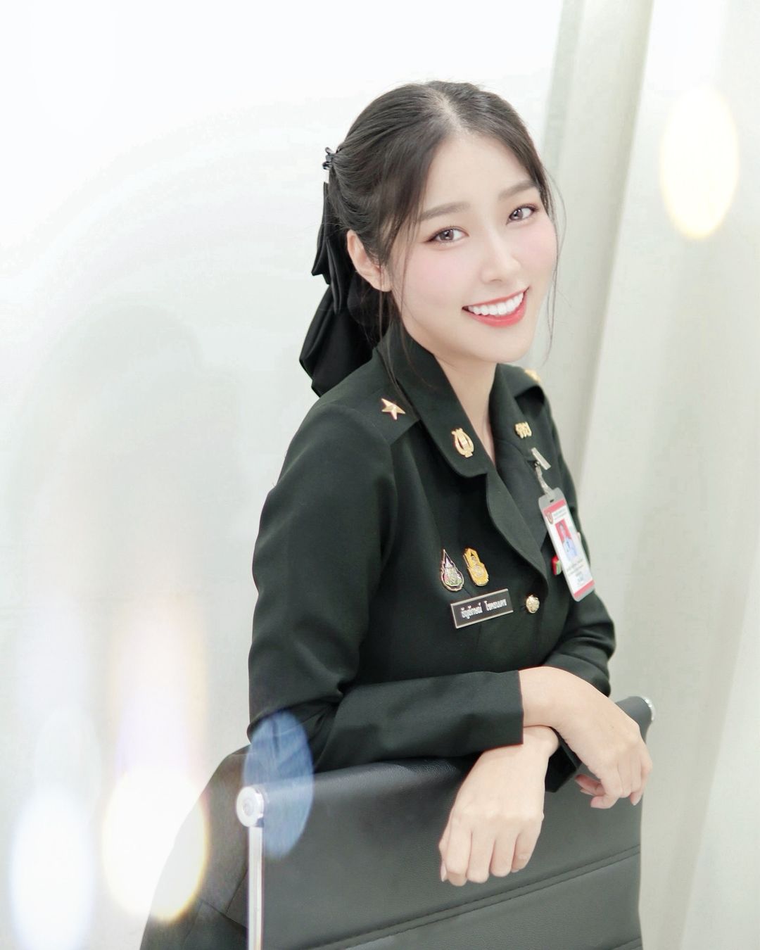 พลอยใส - ธัญลักษณ์ โชคธนเดช
