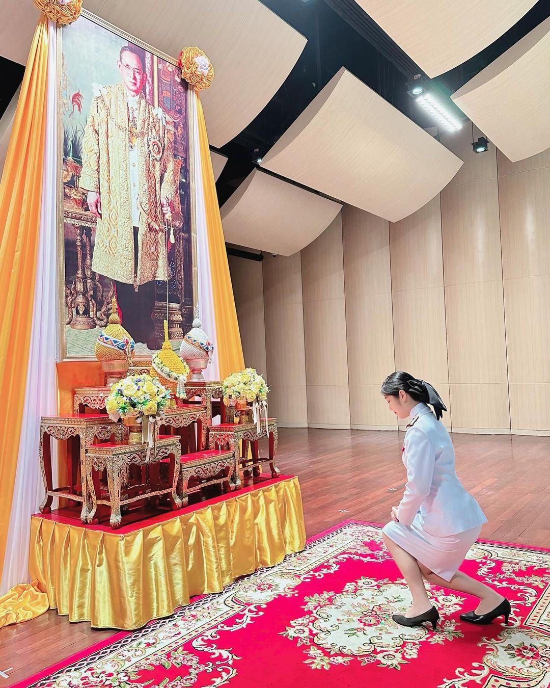 พลอยใส - ธัญลักษณ์ โชคธนเดช