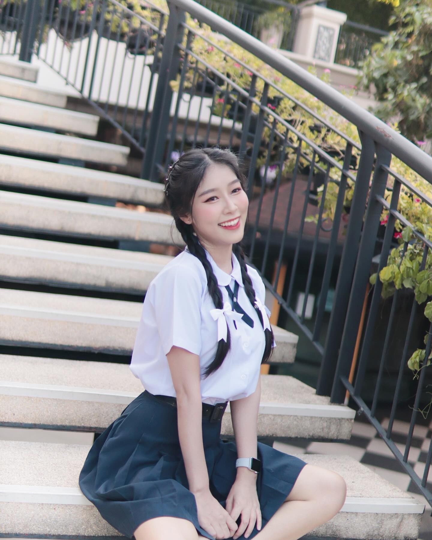 พลอยใส - ธัญลักษณ์ โชคธนเดช