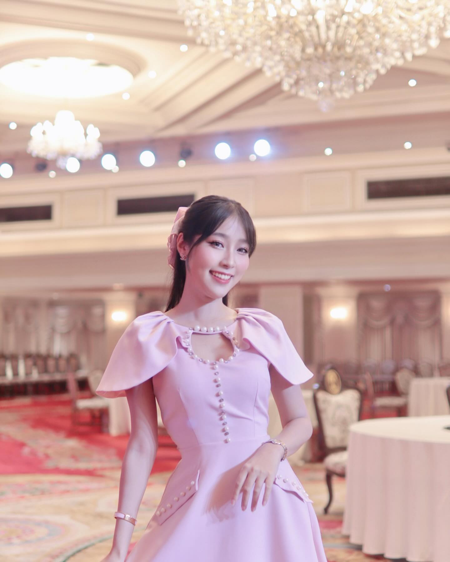 พลอยใส - ธัญลักษณ์ โชคธนเดช