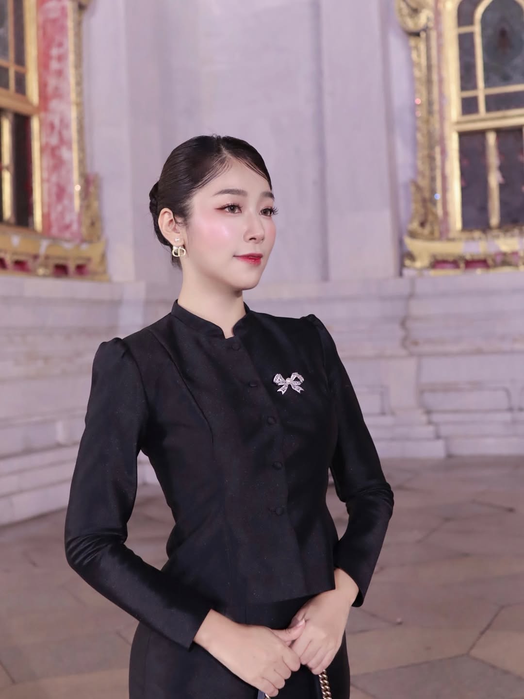 พลอยใส - ธัญลักษณ์ โชคธนเดช