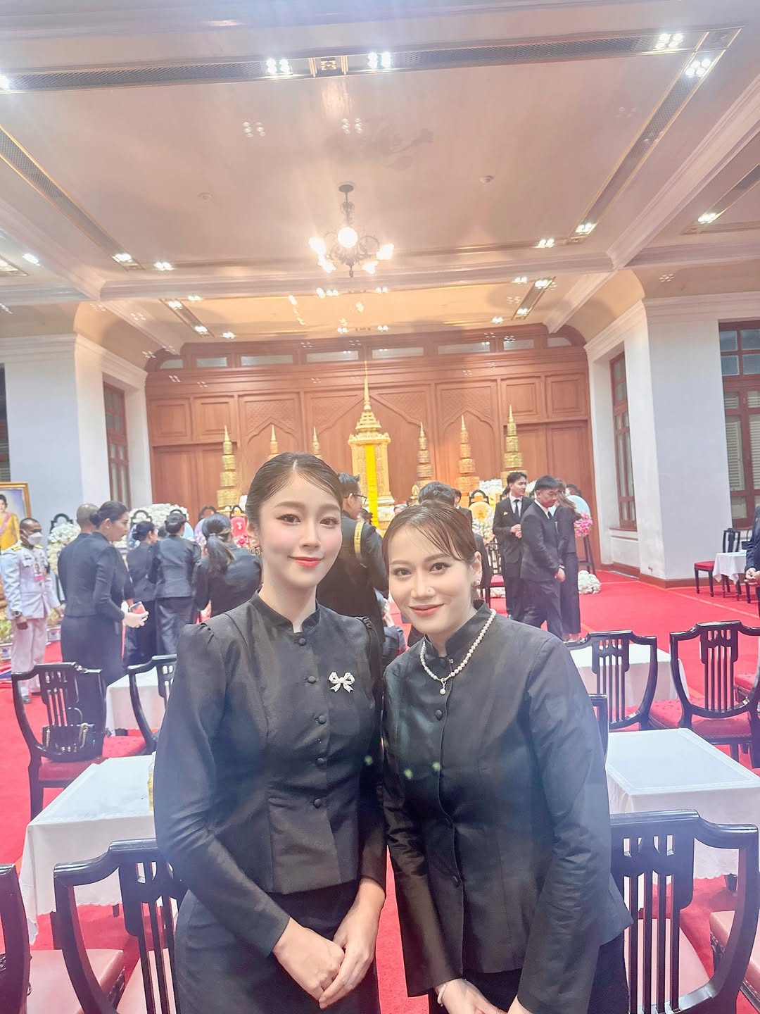 พลอยใส - ธัญลักษณ์ โชคธนเดช