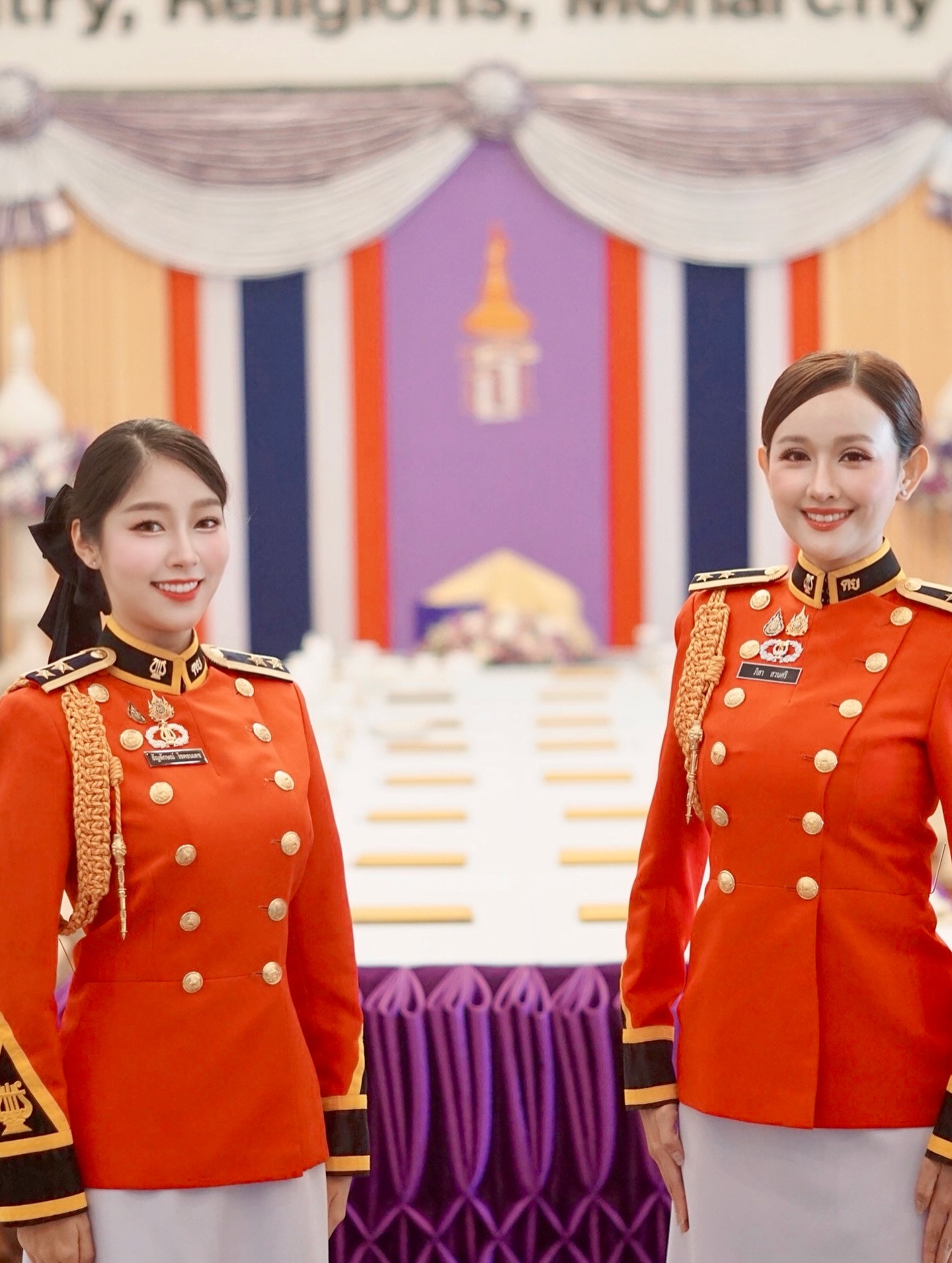 พลอยใส - ธัญลักษณ์ โชคธนเดช