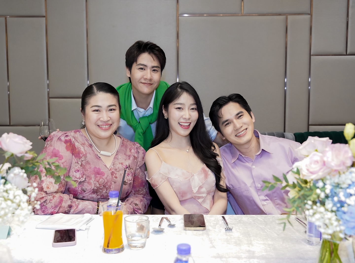 พลอยใส - ธัญลักษณ์ โชคธนเดช