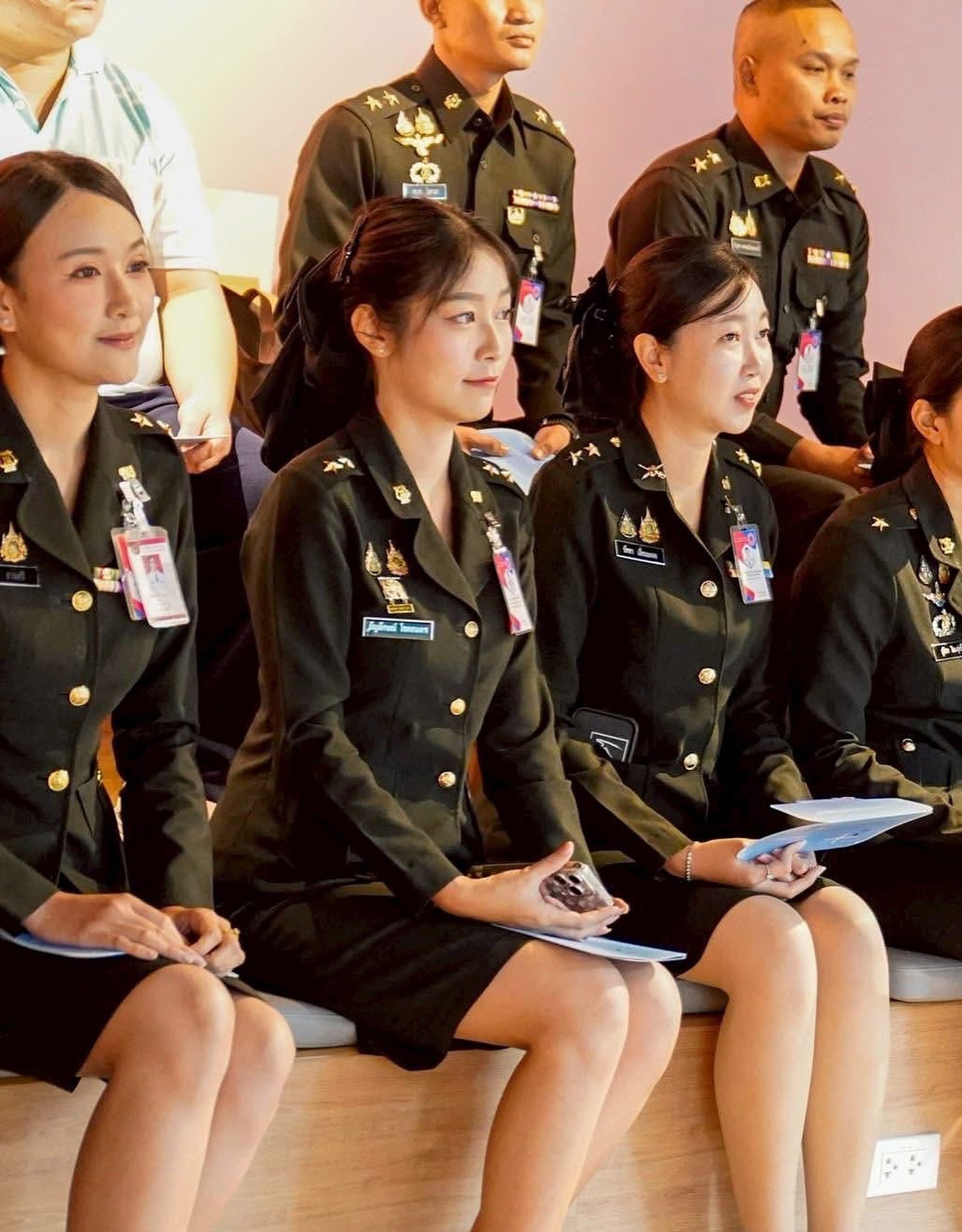 พลอยใส - ธัญลักษณ์ โชคธนเดช