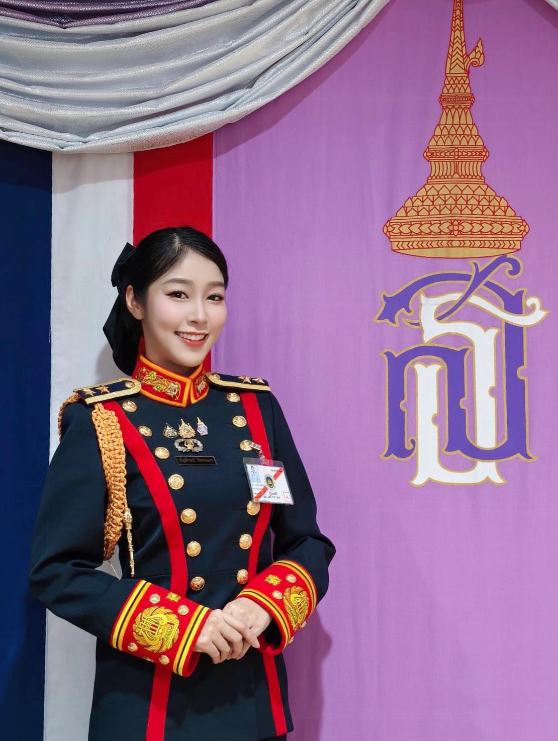 พลอยใส - ธัญลักษณ์ โชคธนเดช