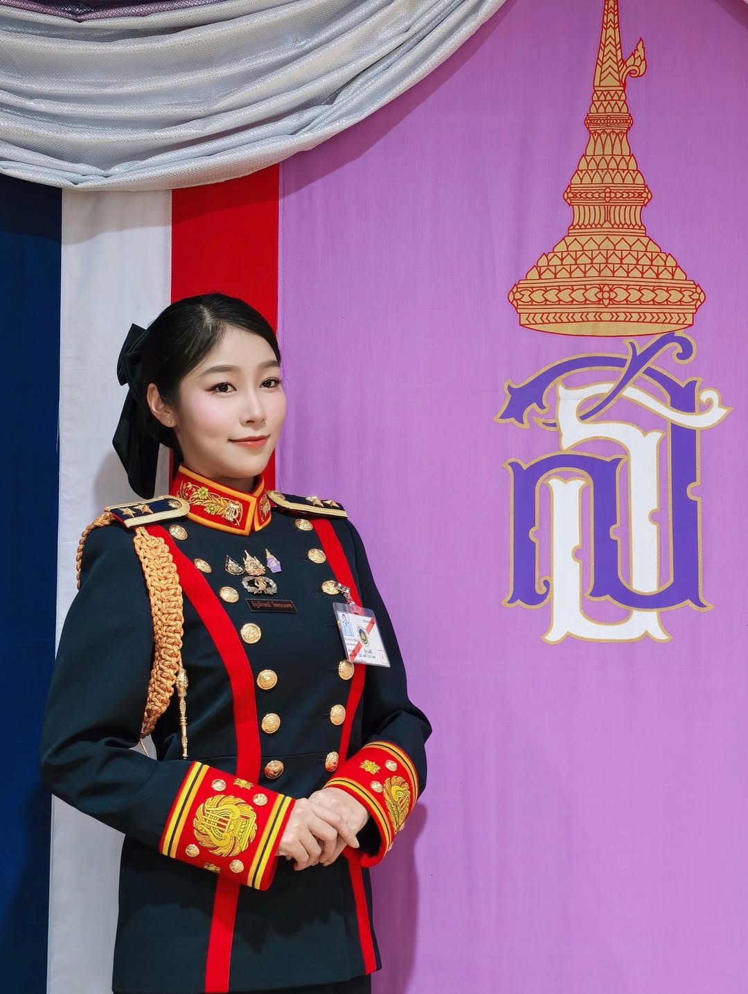 พลอยใส - ธัญลักษณ์ โชคธนเดช