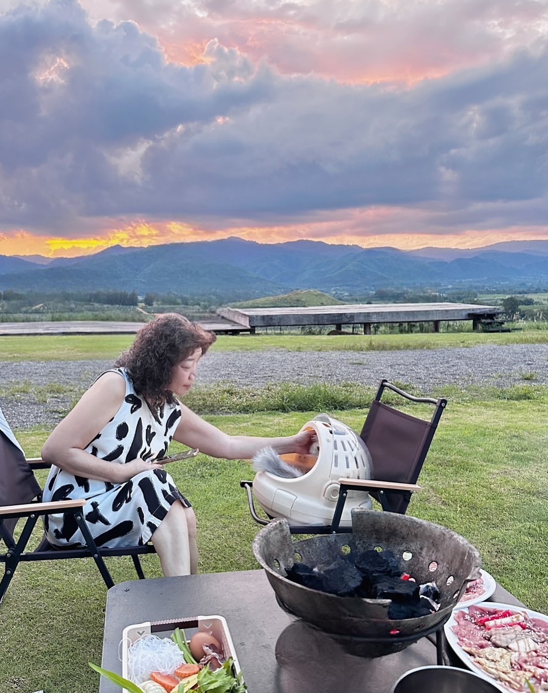 พลอยใส - ธัญลักษณ์ โชคธนเดช