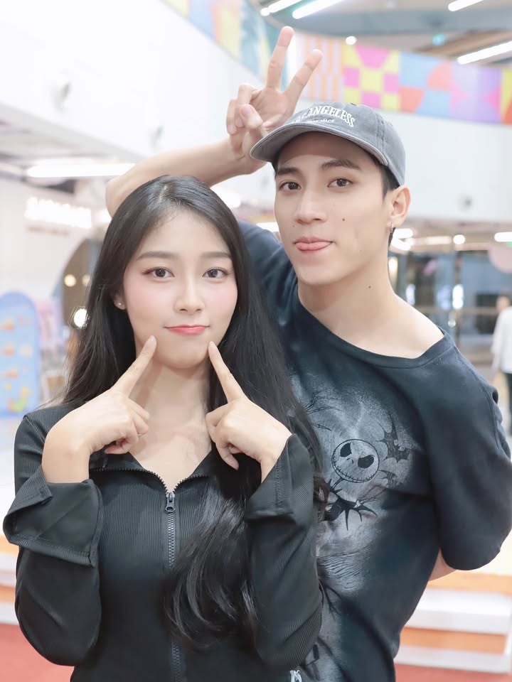 พลอยใส - ธัญลักษณ์ โชคธนเดช