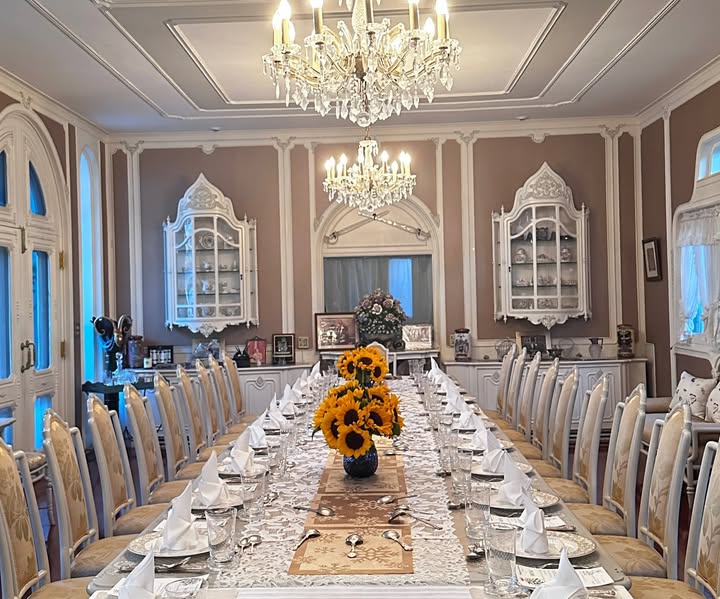 พลอยใส - ธัญลักษณ์ โชคธนเดช