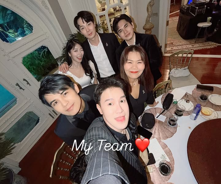 พลอยใส - ธัญลักษณ์ โชคธนเดช