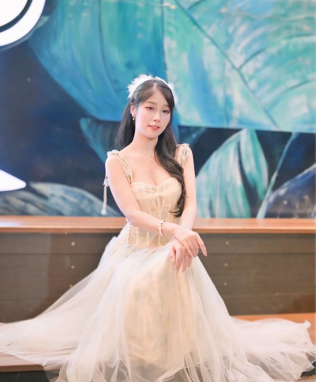 พลอยใส - ธัญลักษณ์ โชคธนเดช