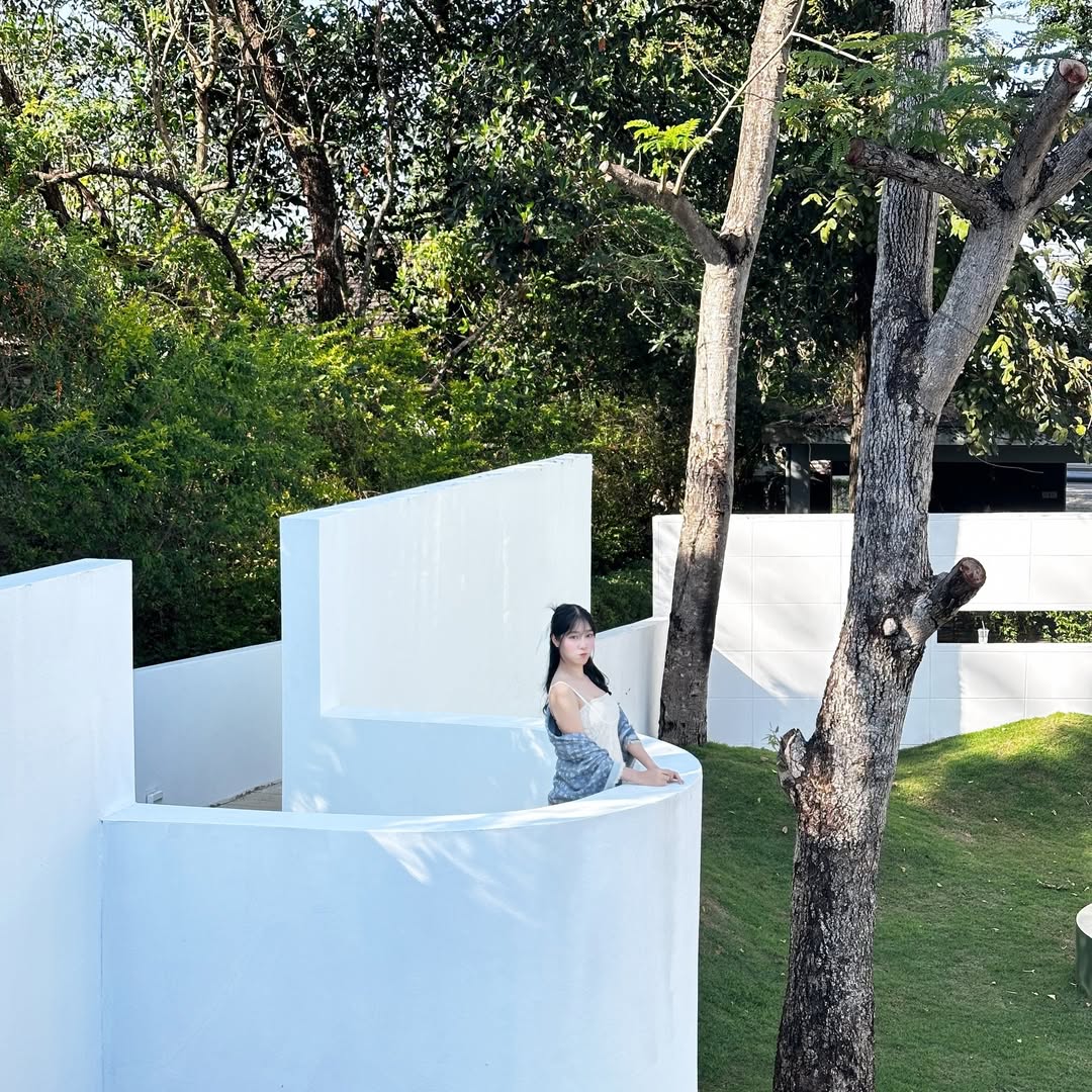 พลอยใส - ธัญลักษณ์ โชคธนเดช