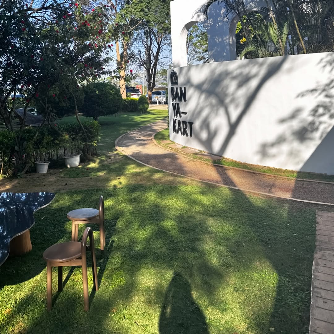 พลอยใส - ธัญลักษณ์ โชคธนเดช