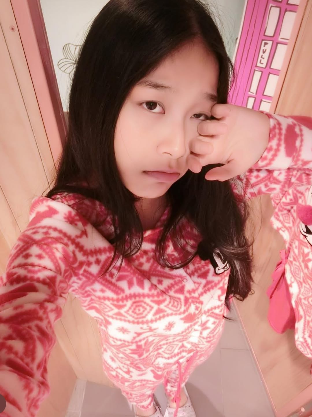 พลอยใส - ธัญลักษณ์ โชคธนเดช