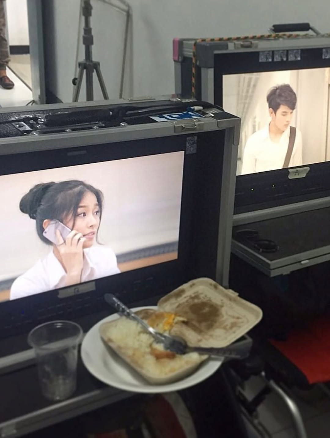 พลอยใส - ธัญลักษณ์ โชคธนเดช