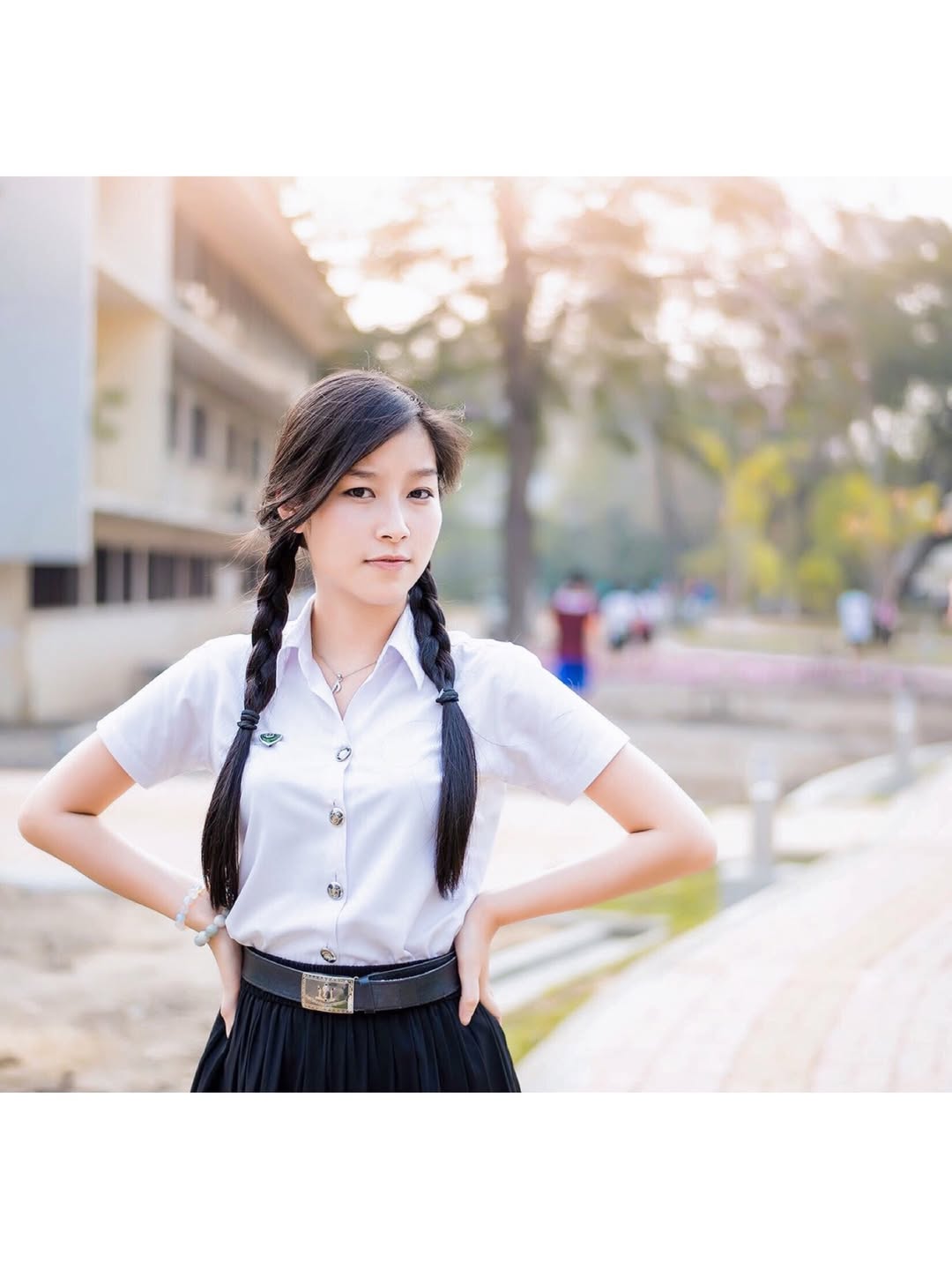 พลอยใส - ธัญลักษณ์ โชคธนเดช