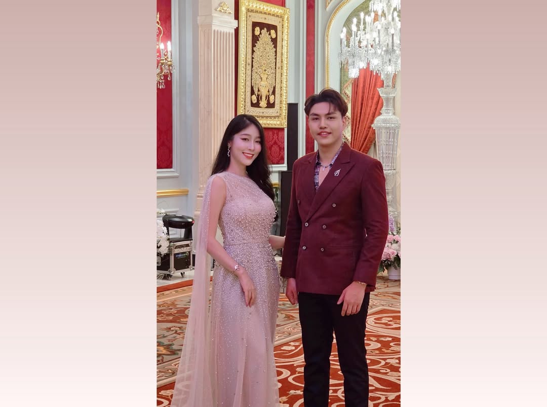 พลอยใส - ธัญลักษณ์ โชคธนเดช