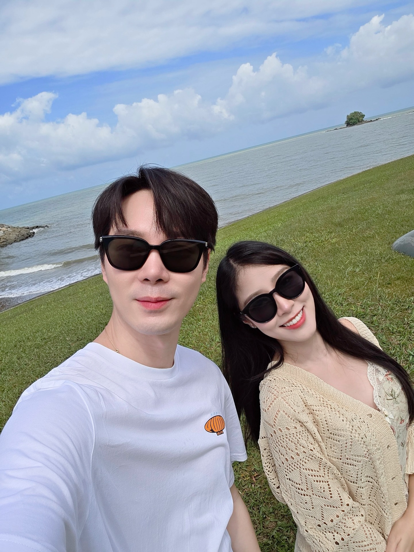 พลอยใส - ธัญลักษณ์ โชคธนเดช