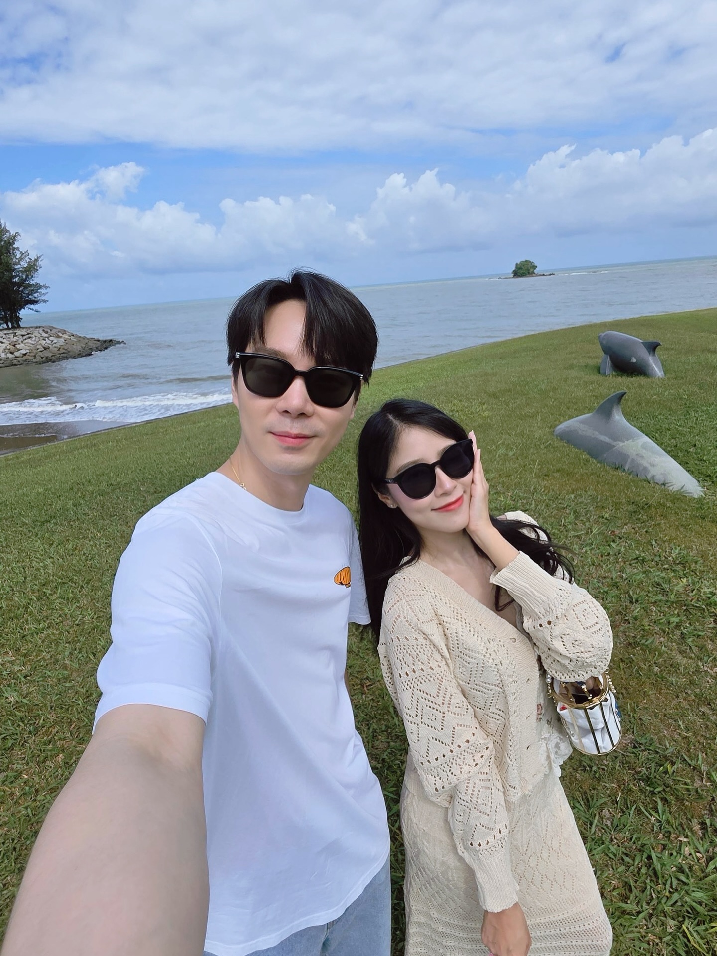 พลอยใส - ธัญลักษณ์ โชคธนเดช