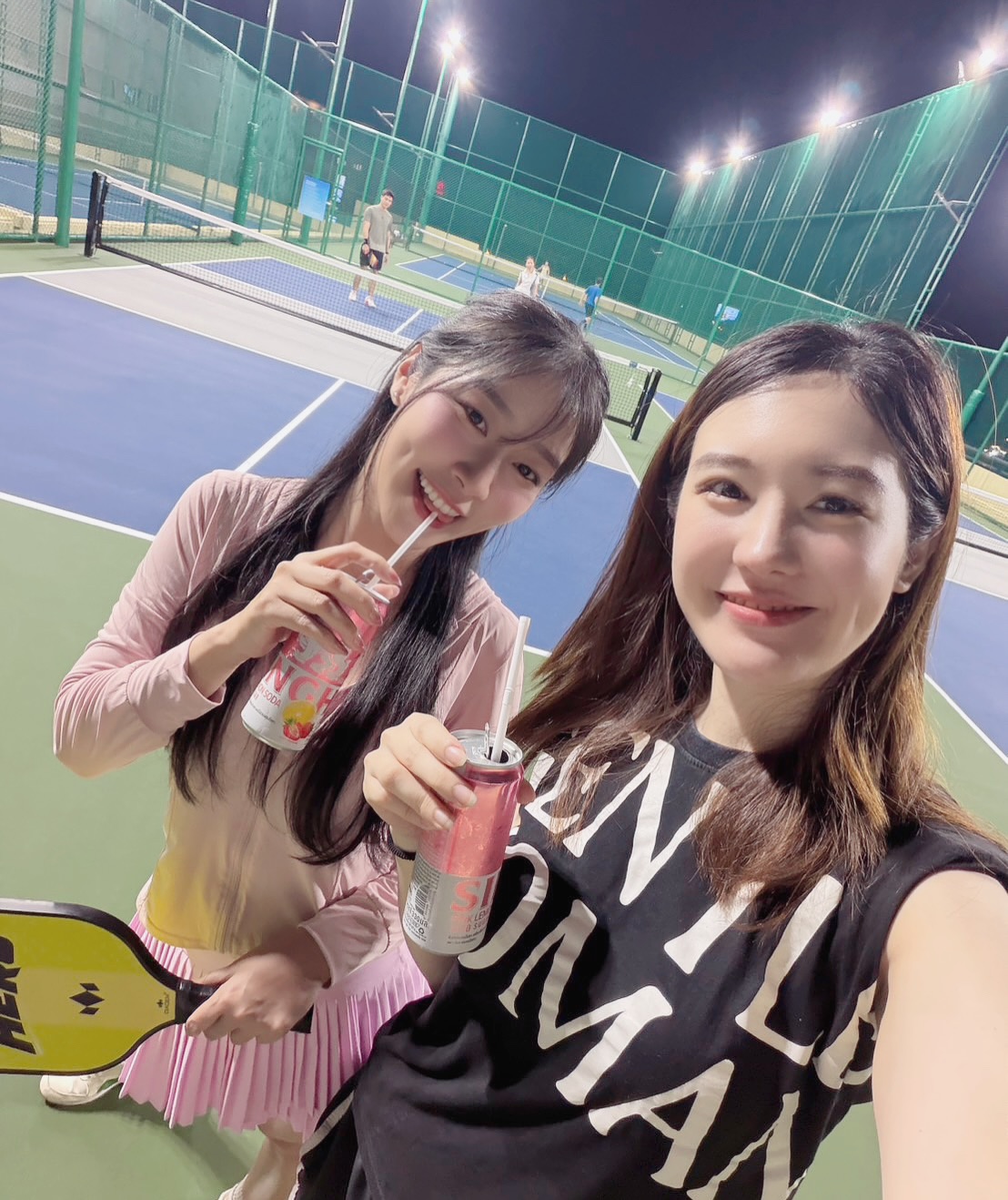 พลอยใส - ธัญลักษณ์ โชคธนเดช