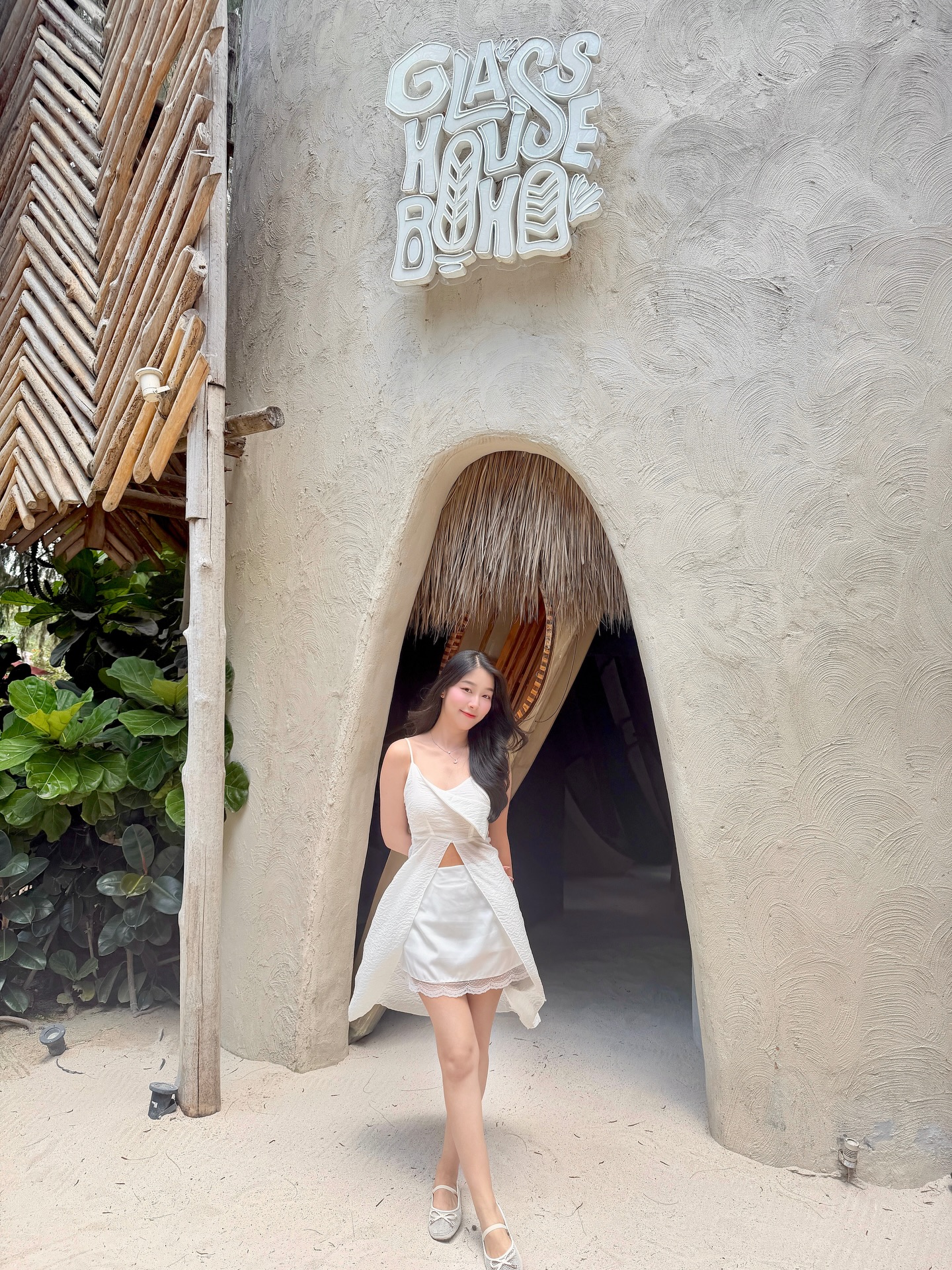 พลอยใส - ธัญลักษณ์ โชคธนเดช