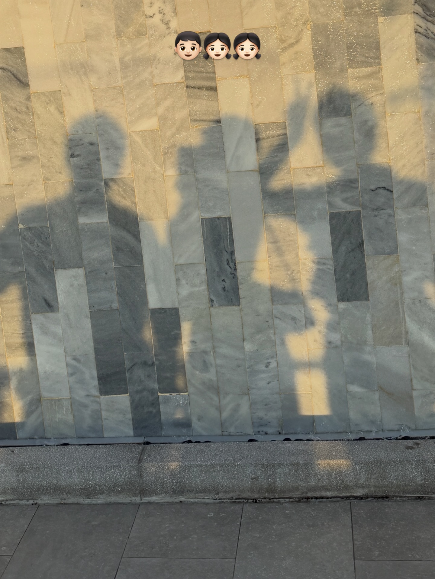 พลอยใส - ธัญลักษณ์ โชคธนเดช