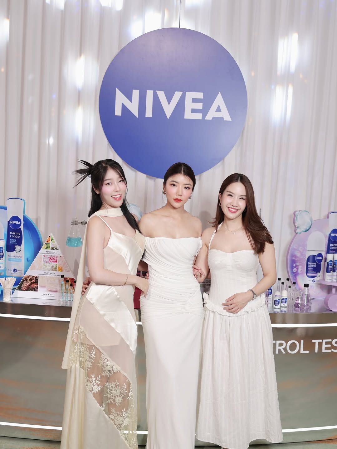 พลอยใส - ธัญลักษณ์ โชคธนเดช