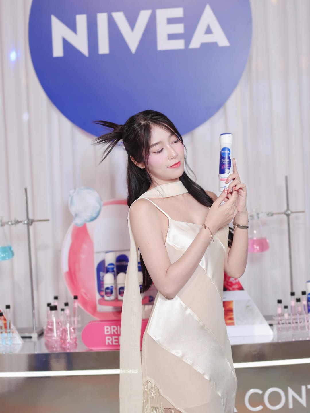 พลอยใส - ธัญลักษณ์ โชคธนเดช