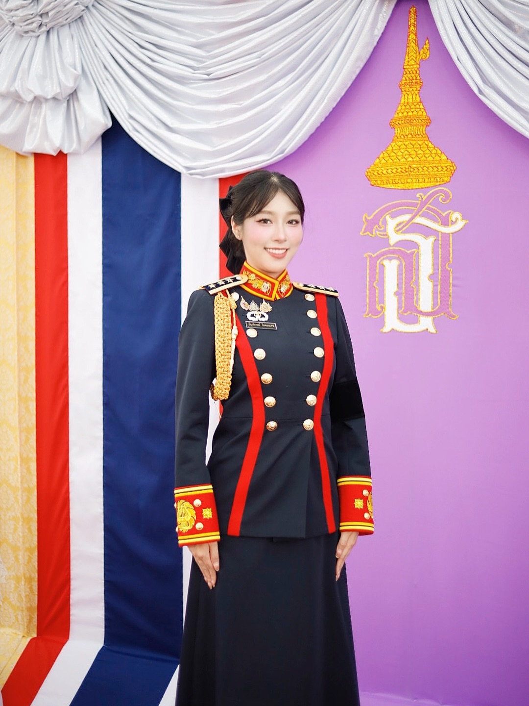 พลอยใส - ธัญลักษณ์ โชคธนเดช