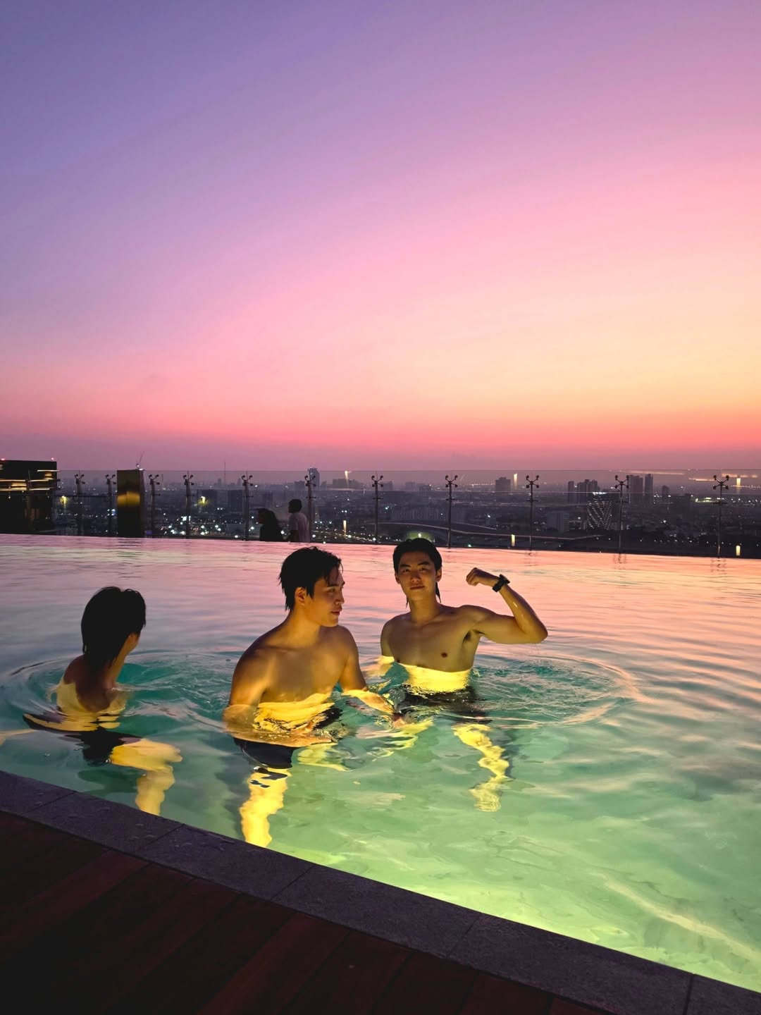 เจมีไนน์ - นรวิชญ์ ฐิติเจริญรักษ์