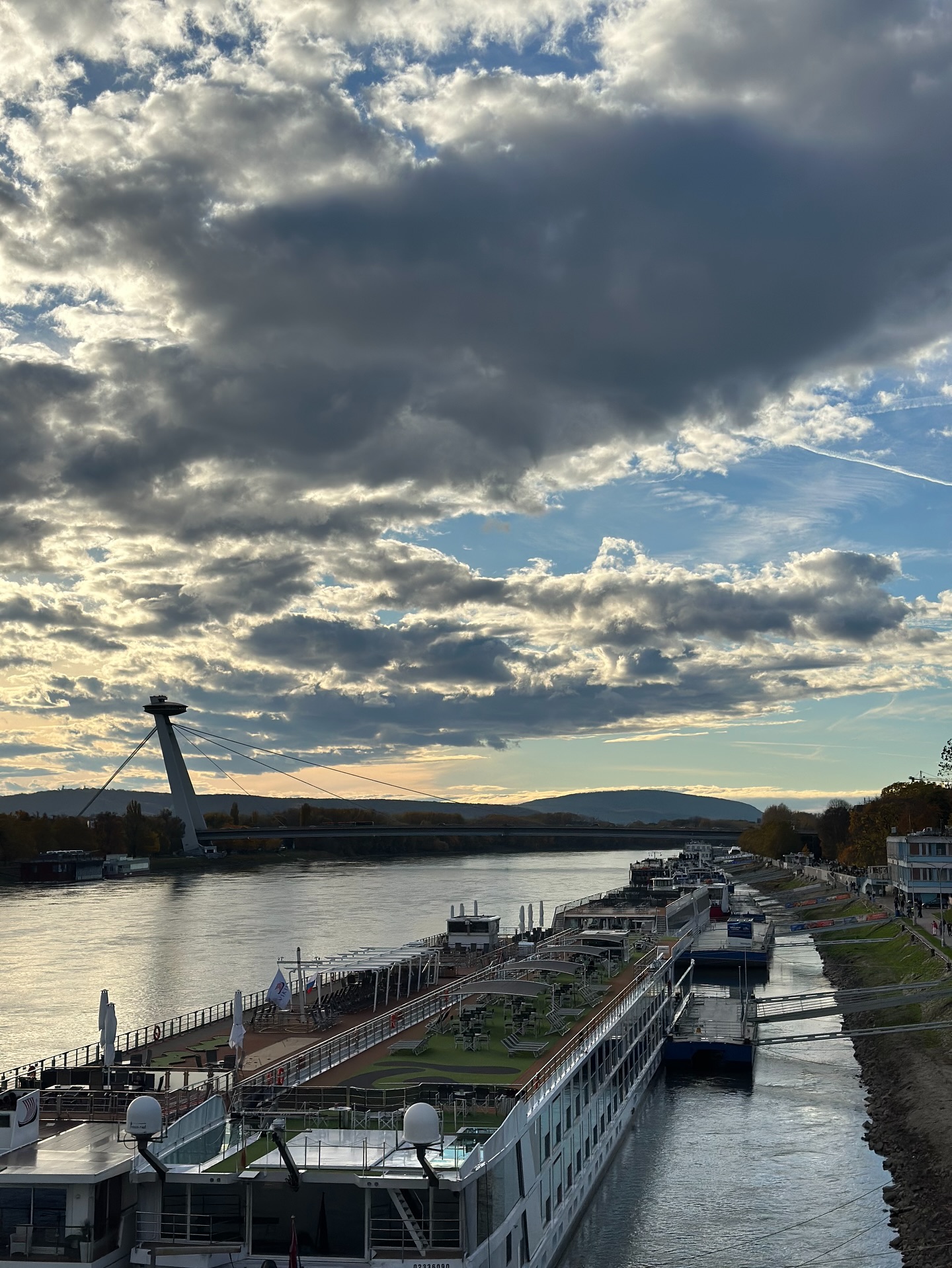 แชมป์ - ชนาธิป โพธิ์ทองคำ